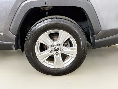 Used 2021 Toyota RAV4 LE AWD/4WD image 24