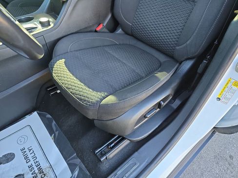 Used 2017 GMC Acadia SLE w/ Driver Alert Package I image 33