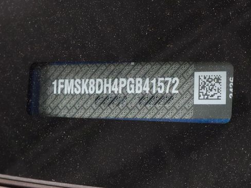 Used 2023 Ford Explorer XLT w/ Equipment Group 202A AWD/4WD image 36