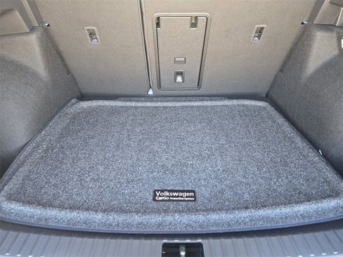 New 2026 Volkswagen Taos SEL image 24