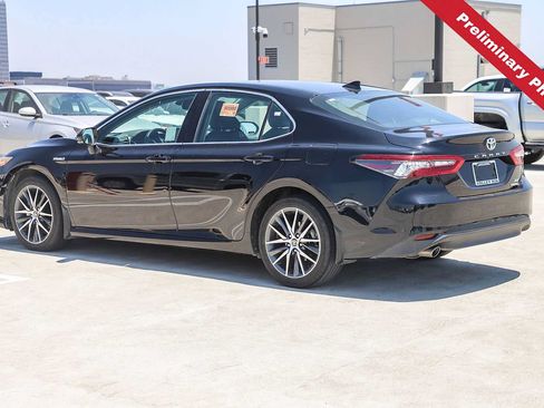 Used 2021 Toyota Camry XLE FWD image 9