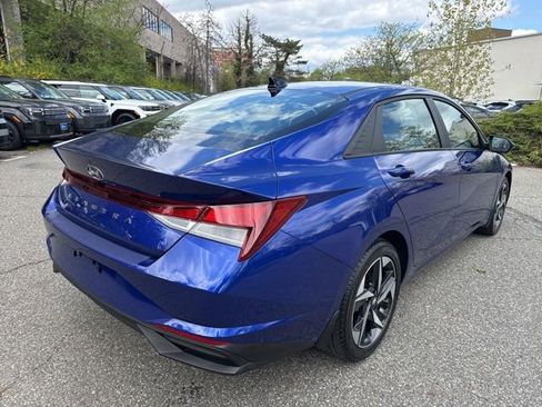 Used 2023 Hyundai Elantra SEL w/ Convenience Package FWD image 12