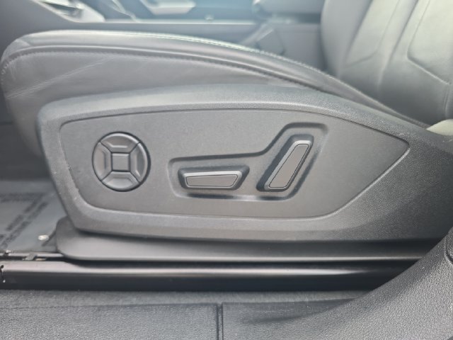 Used 2025 Audi Q3 2.0T Premium AWD/4WD image 15