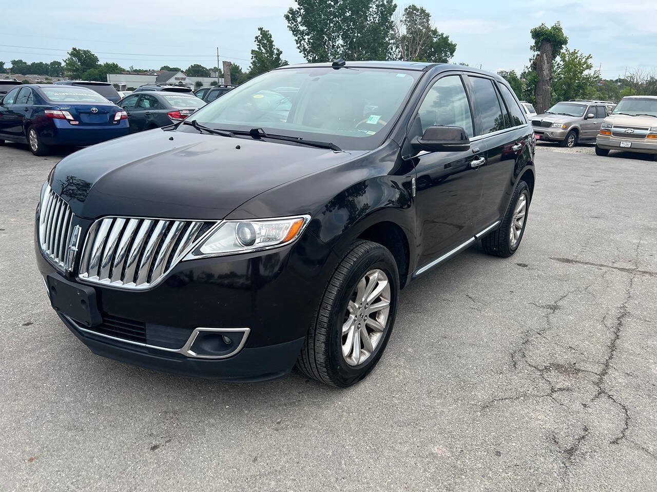 Used 2013 Lincoln MKX AWD image 1
