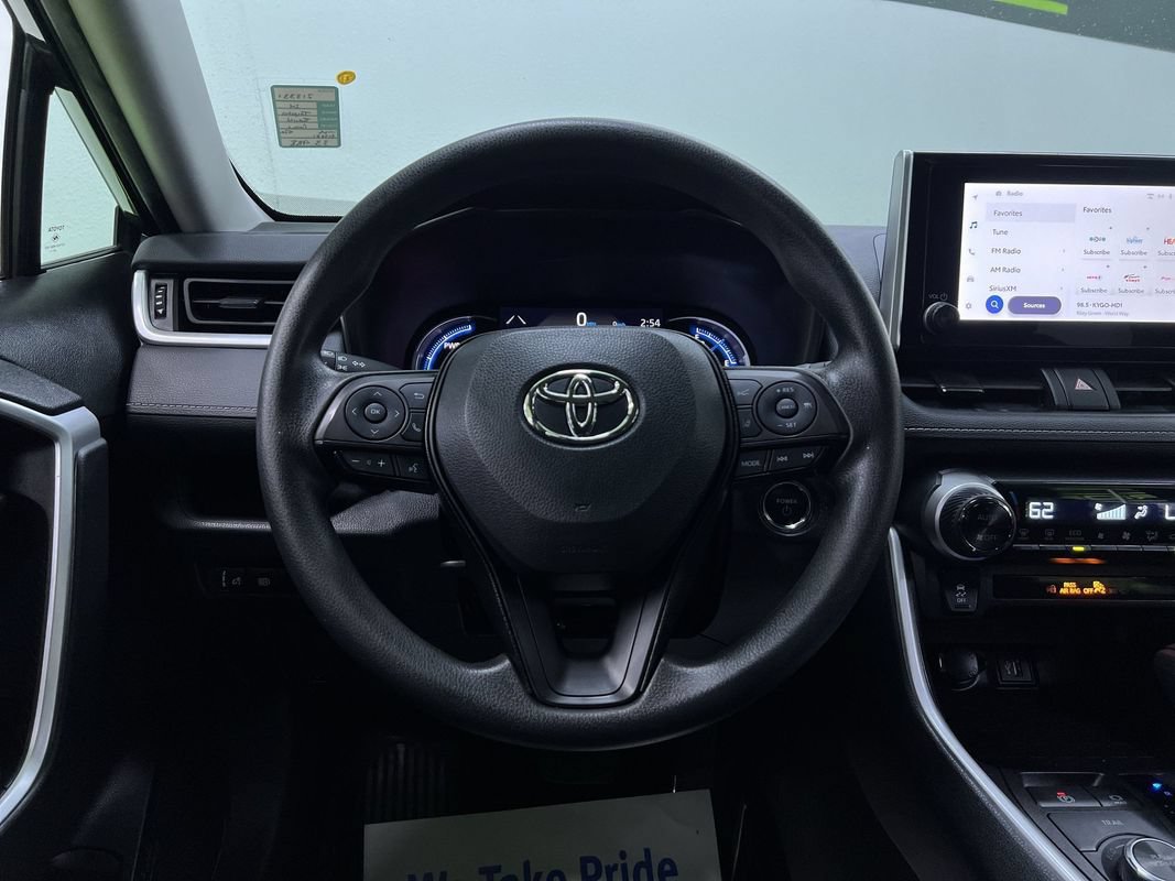 Used 2024 Toyota RAV4 XLE AWD/4WD image 20
