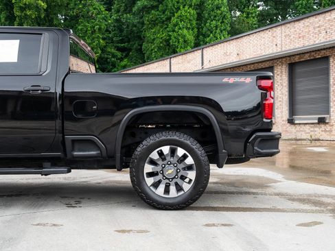 Used 2022 Chevrolet Silverado 2500 Custom w/ Custom Value Package AWD/4WD image 5