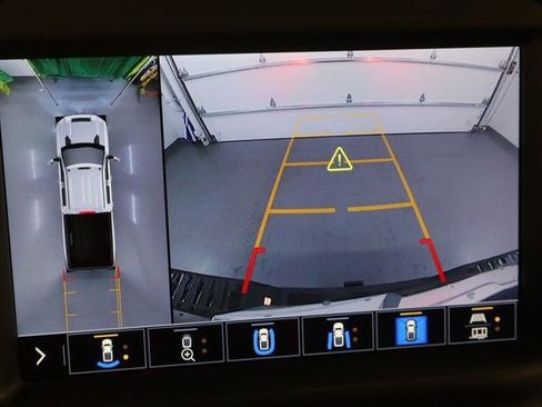 Used 2023 Chevrolet Silverado 2500 High Country w/ Z71 Off-Road Package image 29