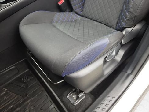 Used 2021 Toyota C-HR XLE FWD image 28