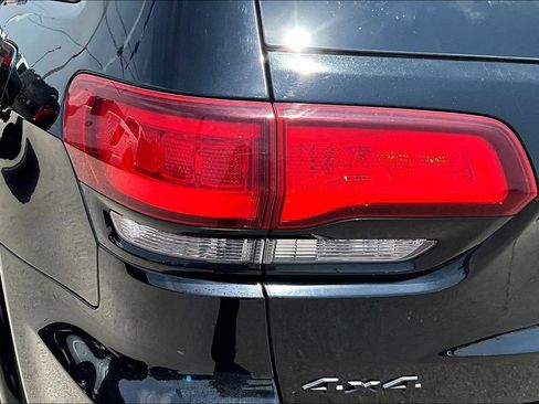 Used 2017 Jeep Grand Cherokee Altitude AWD/4WD image 32