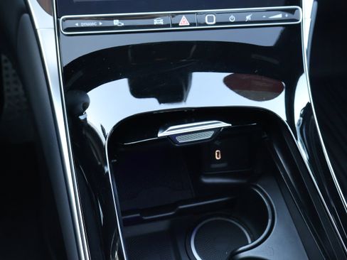 Certified 2025 Mercedes-Benz GLC 300 GLC 300W4 image 39