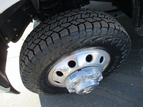 Used 2024 RAM 3500 Big Horn w/ Sport Appearance Package image 13