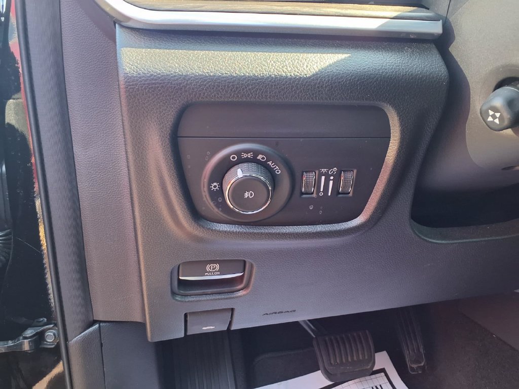 Used 2022 Jeep Grand Cherokee Overland AWD/4WD image 13