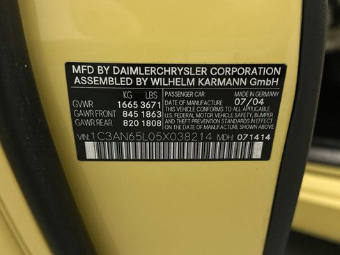 Used 2005 Chrysler Crossfire Limited image 19