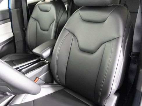 New 2026 Jeep Compass Limited image 18