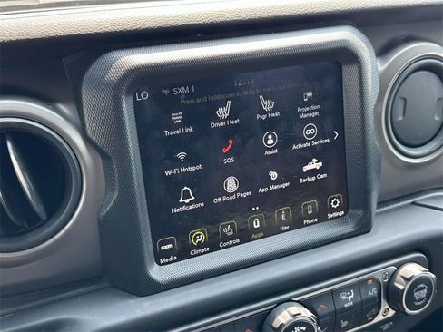 Used 2022 Jeep Gladiator Willys image 26