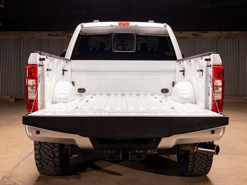 Used 2022 Ford F250 XLT w/ XLT Premium Package image 9