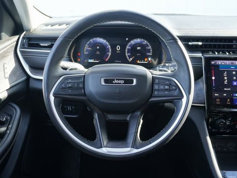 Used 2023 Jeep Grand Cherokee L Limited w/ Luxury Tech Group II image 14