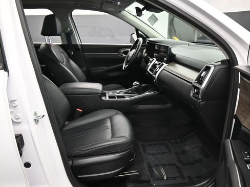 Used 2022 Kia Sorento EX w/ Panoramic Sunroof Package FWD image 44