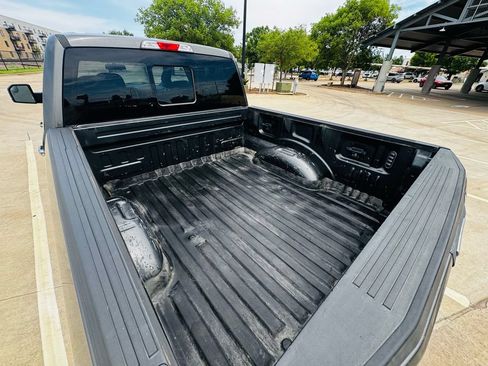 Used 2017 Ford F150 XLT w/ Equipment Group 302A Luxury AWD/4WD image 12