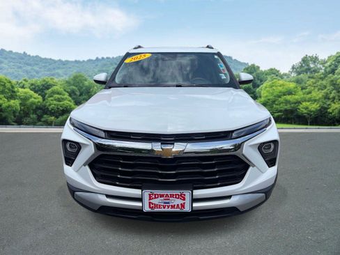 Used 2025 Chevrolet TrailBlazer LT AWD/4WD image 25