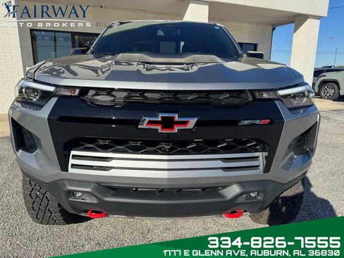 Used 2024 Chevrolet Colorado ZR2 w/ ZR2 Convenience Package III image 3