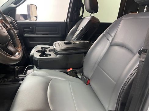 Used 2022 RAM 5500 Tradesman w/ Chrome Appearance Group image 8