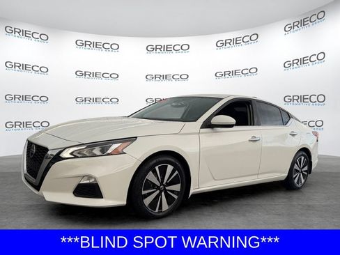Certified 2022 Nissan Altima 2.5 SV FWD image 3