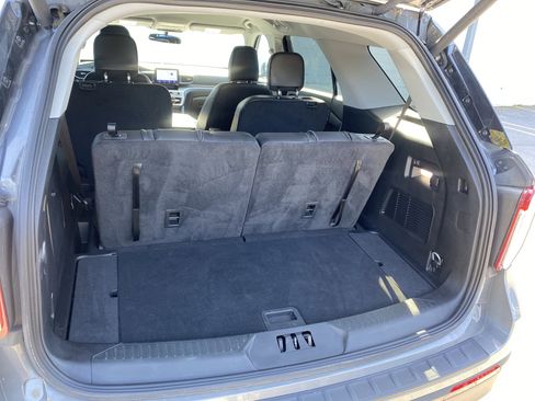 Used 2023 Ford Explorer XLT w/ Equipment Group 202A image 26