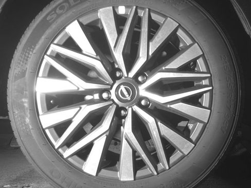 Used 2025 Nissan Altima 2.5 SV FWD image 15