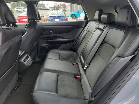 Used 2024 Nissan Ariya EVOLVE+ image 12