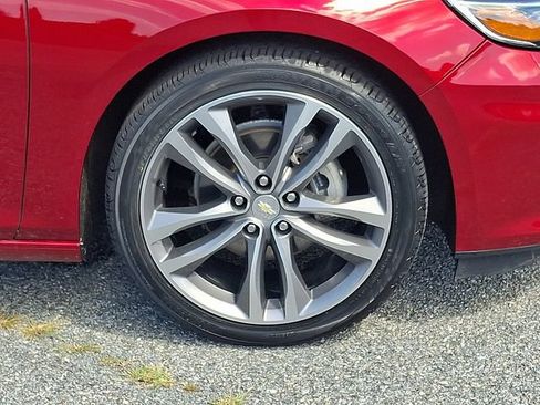 Used 2022 Chevrolet Malibu LT w/ Leather Package FWD image 8