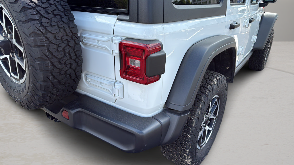 Used 2025 Jeep Wrangler Unlimited Rubicon AWD/4WD image 11