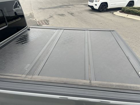 Certified 2023 Jeep Gladiator Overland image 33