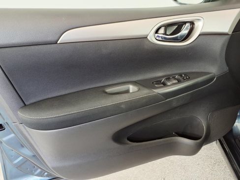 Used 2015 Nissan Sentra SV FWD image 14