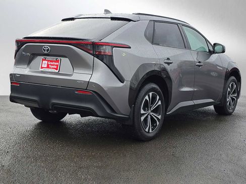 Used 2024 Toyota bZ4X XLE w/ Weather Package image 3