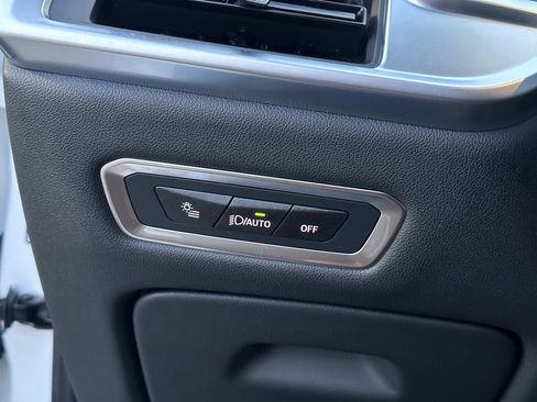 Certified 2025 BMW X7 xDrive40i w/ Premium Package image 19