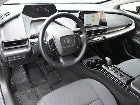 Used 2025 Toyota Prius LE FWD image 8