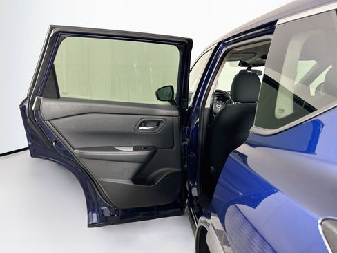 Used 2025 Nissan Rogue SV FWD image 25