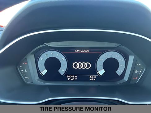 Used 2022 Audi Q3 2.0T Premium w/ Black Optic Sport Package image 21