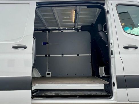 Used 2025 Mercedes-Benz Sprinter 2500 image 8