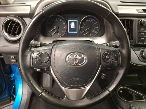 Used 2017 Toyota RAV4 XLE image 19