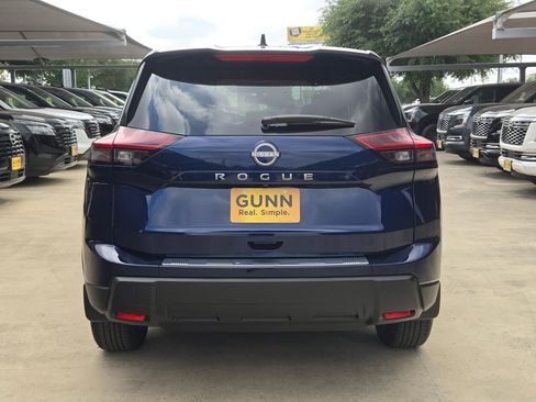 New 2026 Nissan Rogue SV FWD image 4
