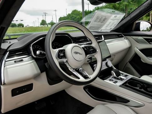 Used 2026 Jaguar F-PACE R-Dynamic S AWD/4WD image 3