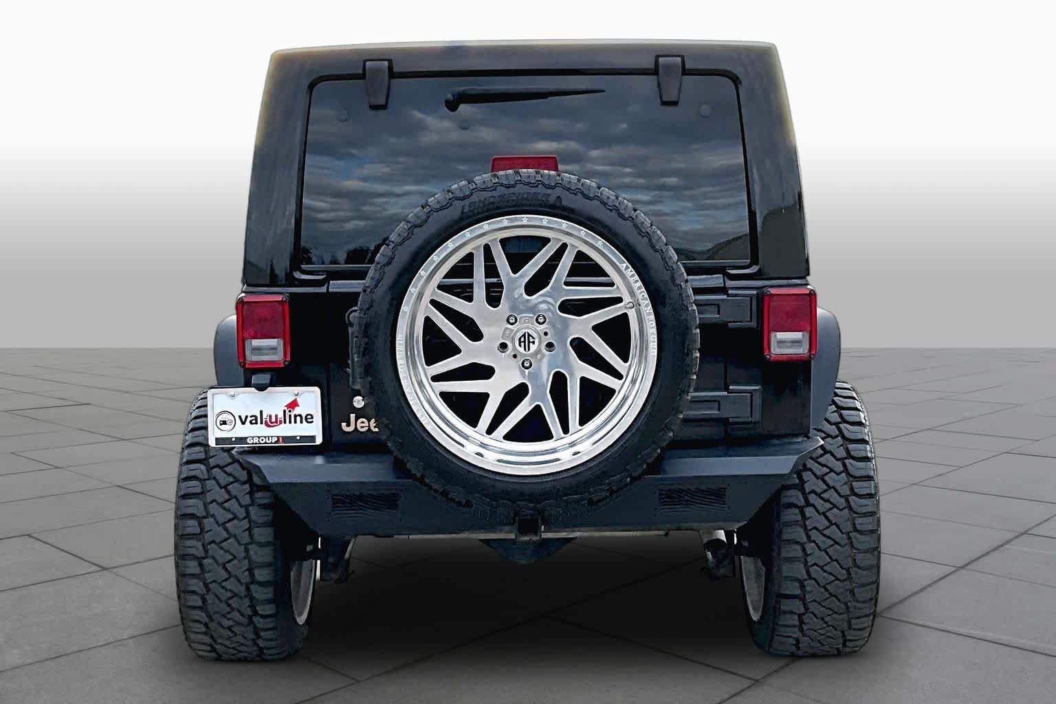 Used 2014 Jeep Wrangler Unlimited Sahara AWD/4WD image 5