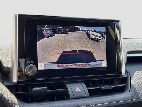 Used 2023 Toyota RAV4 LE AWD/4WD image 9