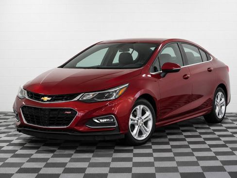 Used 2017 Chevrolet Cruze LT w/ Sun And Sound Package FWD image 1