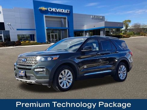 Used 2022 Ford Explorer King Ranch w/ Premium Technology Package image 4
