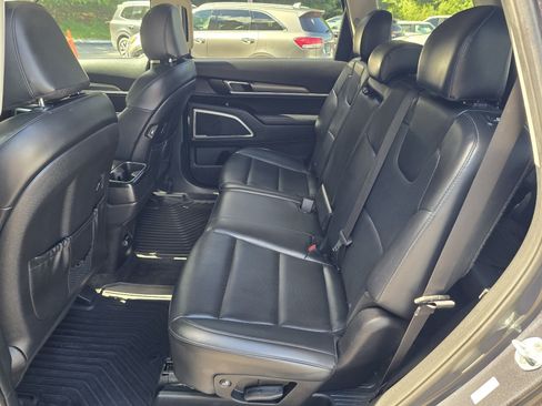 Used 2020 Kia Telluride LX FWD image 11