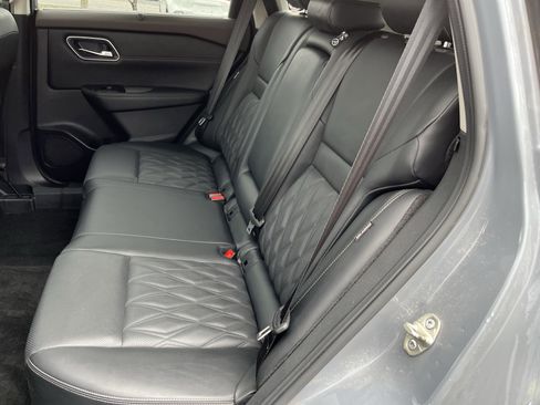 Used 2022 Nissan Rogue Platinum w/ Head-Up Display Package image 13