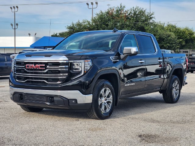 Used 2025 GMC Sierra 1500 SLT RWD image 3